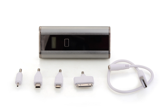 الهاتف المحمول / سيارة 5V المحمول التيار الكهربائي مع 7800MAH الصمام