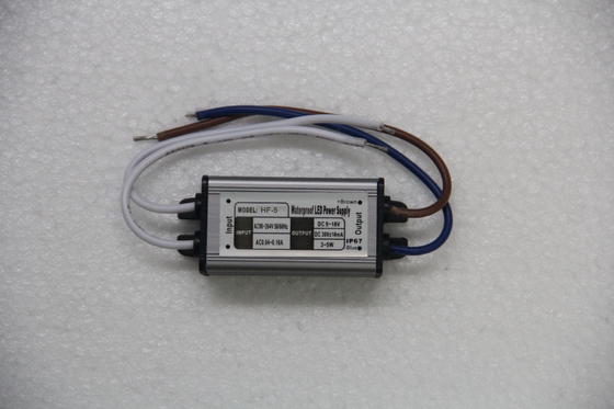 بنفايات 18V العاصمة المحمولة 300MA المستمر 5W الحالية بقيادة التيار الكهربائي IP68 مع EN61547