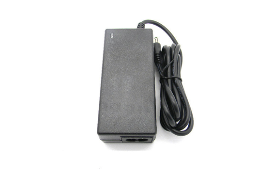 سطح المكتب الكهربائية تحويل التيار الكهربائي / 12V محول خارجي 5A