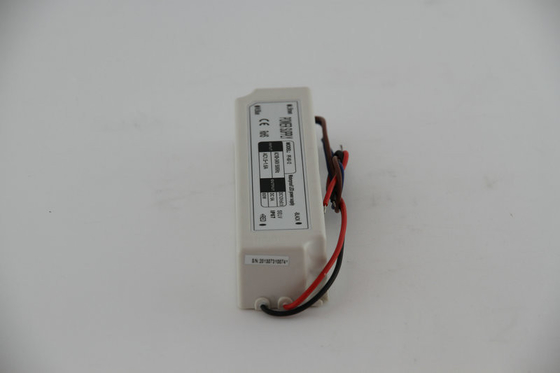 للماء IP67 60W الجهد المستمر الصمام سائق 120V AC، حالة من البلاستيك معزولة