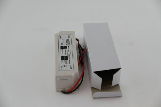 للماء IP67 60W الجهد المستمر الصمام سائق 120V AC، حالة من البلاستيك معزولة