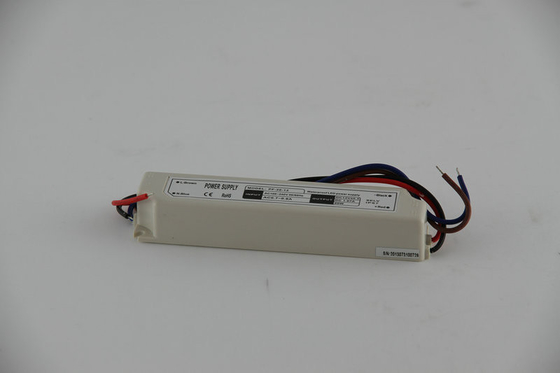 عالية السطوع 12V 20W الجهد المستمر الصمام سائق مقاوم للماء مع AC العالمي