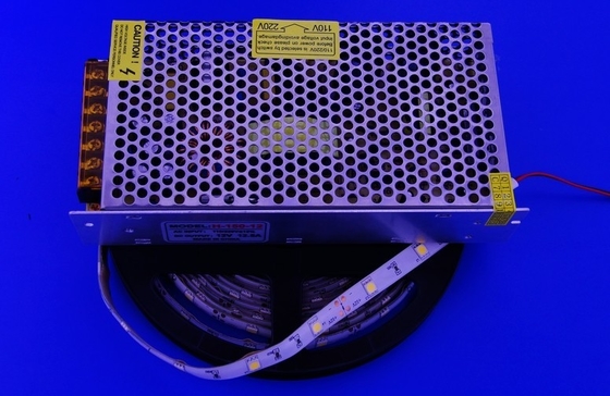 سائق الجهد الثابت LED للأضواء الشريطية ، الأضواء الداخلية ، أضواء الصناعة