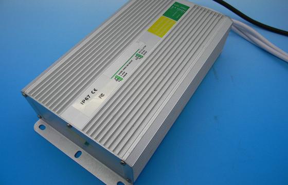 200W 12V عالية الكفاءة الصمام سائق للماء المعدات الكهربائية في الهواء الطلق