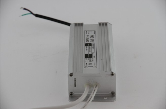 محمول 24 فولت DC 60W للماء الصمام سائق التيار الكهربائي حالة بلاتيك مع EN55022 الفئة (أ)
